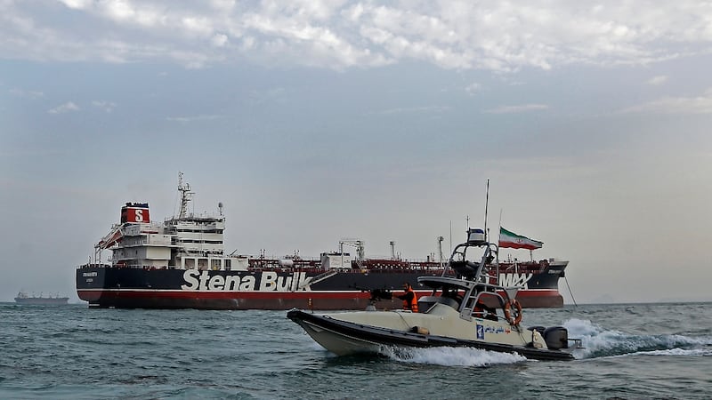 Irán cobrará por servicios en Estrecho de Ormuz