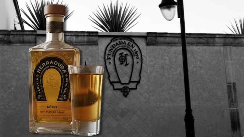 Se llamaba ‘Supremo Vino Mezcal’: La historia de Herradura, tequila renombrado por la gente