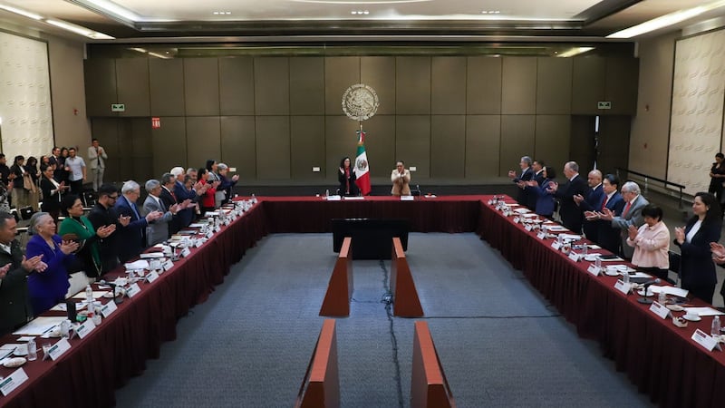 Segob se queda sin proveedor tecnológico por falta de pago: Debe casi 64 mdp a empresa de Slim