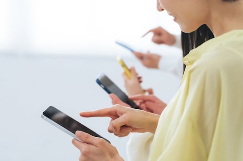 Regulemos el uso de celulares en niños, niñas y adolescentes