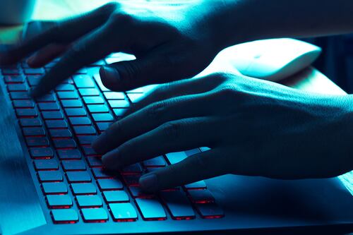 Hacker sustrae documentos confidenciales de embajada de México en Guatemala