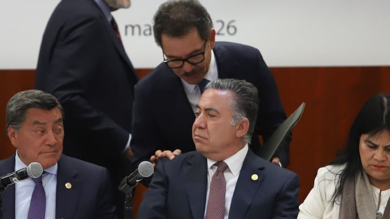 Morena revisará cargo de hija de Enrique Inzunza en el Senado; descarta que sea nepotismo