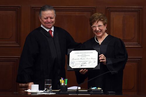 Corte homenajea a la ministra Luna Ramos en su retiro