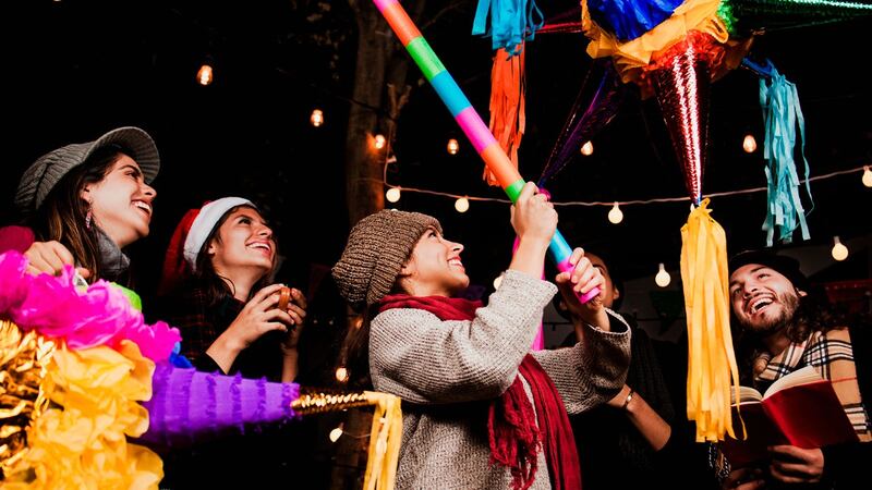 ¿No sabes si ir a una posada por el COVID? Especialistas de la UNAM te dicen cómo cuidarte