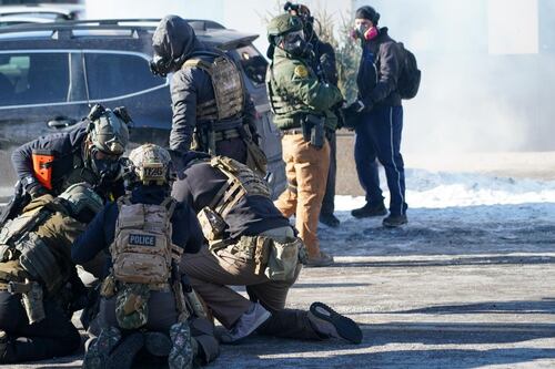 Muerte de Alex Pretti: Suspenden a dos agentes de la Patrulla Fronteriza tras tiroteo fatal en Minnesota