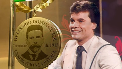 Juan Gabriel podría recibir la medalla Belisario Domínguez post mortem, propuesta que planteó el senador Higinio Martínez.