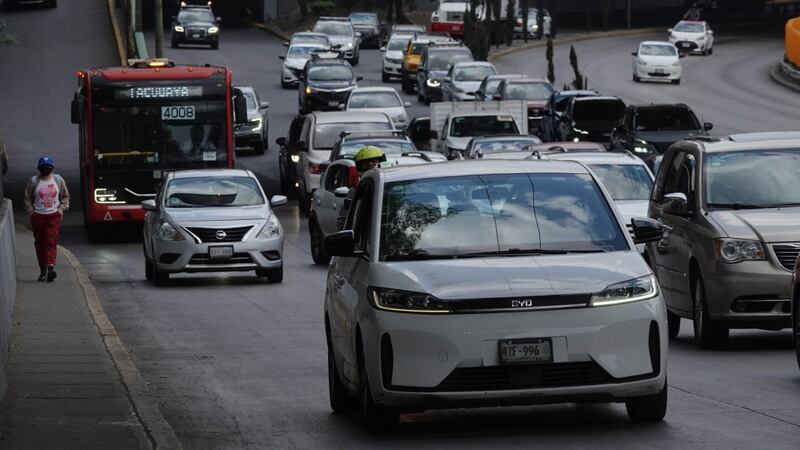 Guarda espacio para la piñata: Hoy No Circula martes 17 de diciembre en CDMX y Edomex