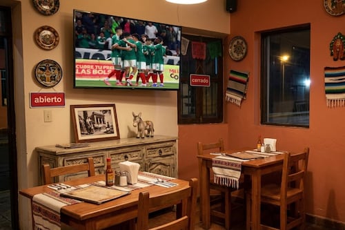 'En ningún caso significará cerrar’: IMPI descarta vigilar a pequeños restaurantes que transmitan el Mundial