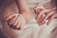 Ojo: este químico en champús, perfumes y maquillajes causa muerte prematura