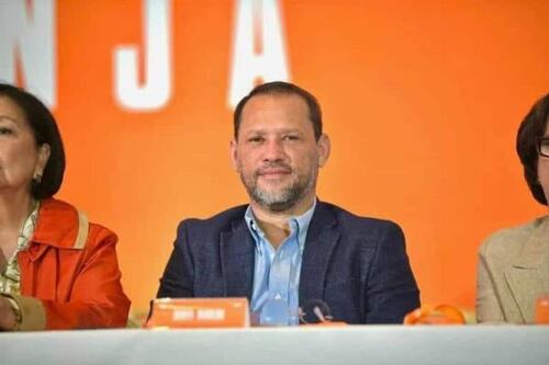 Barreda, el senador faltista, se defiende: ‘La familia es primero’