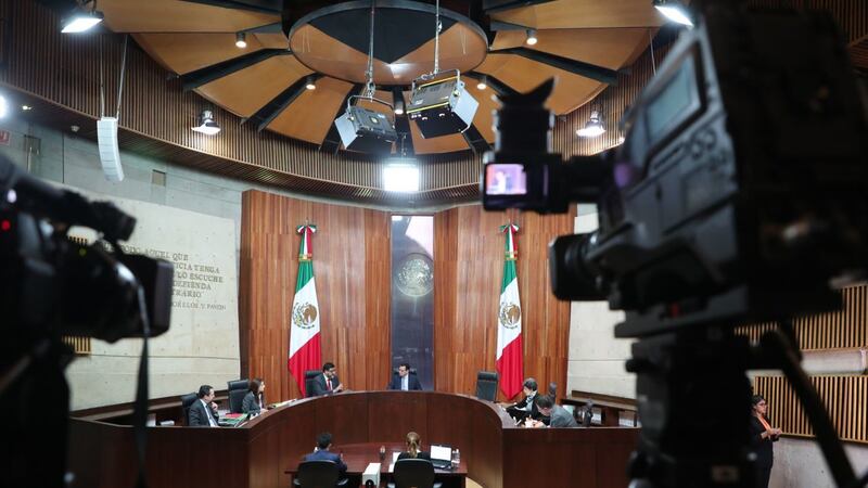 Tribunal Electoral ordena a Hacienda garantizar recursos al INE para revocación de mandato
