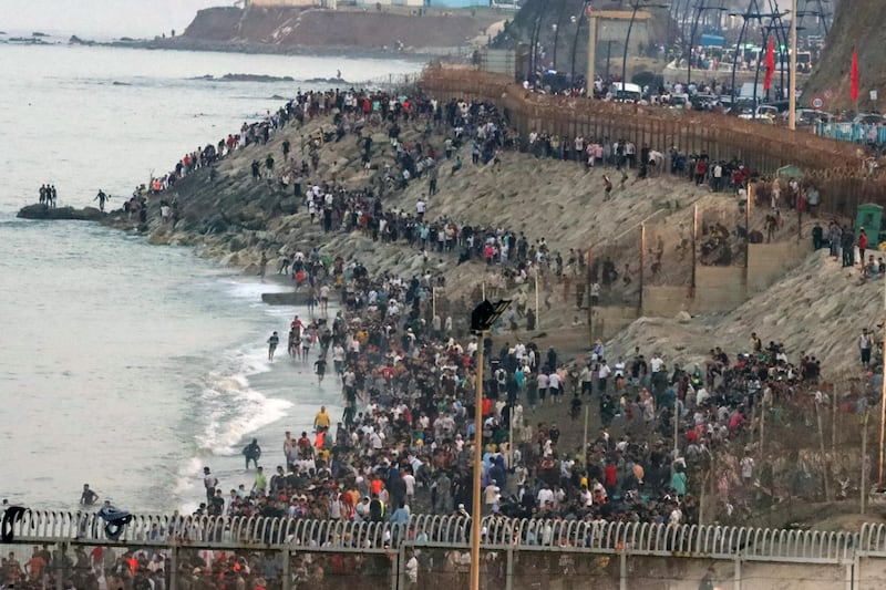 Marruecos refuerza seguridad fronteriza: Ceuta vive brotes de violencia por migrantes