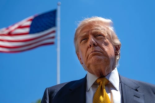 Trump llega a China para cumbre con Xi Jinping con Irán y guerra comercial como telón de fondo