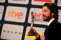 ‘Muchas gracias a todes’: Diego Luna es ovacionado por su discurso inclusivo