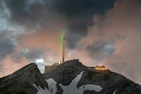 ¿Adiós a los pararrayos metálicos? Científicos consiguen desviar rayos con un potente láser dirigido al cielo