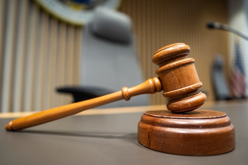Testigos protegidos escupen contra la 4T
