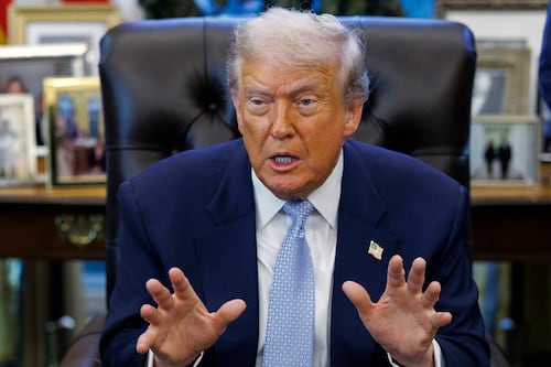 Caso Epstein y el alto costo de vida ‘hunden’ popularidad de Trump, ¿qué porcentaje ya no lo apoya?