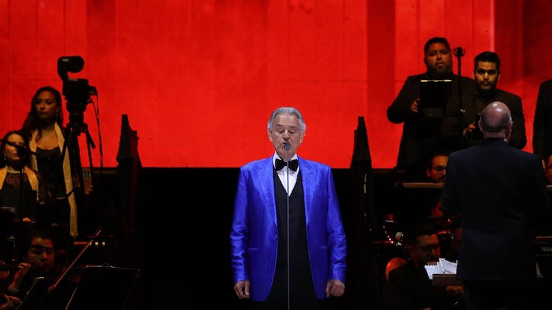 Andrea Bocelli, Ángeles Azules y Ximena Sariñana hacen ‘vibrare forte l’anima’ en el Zócalo