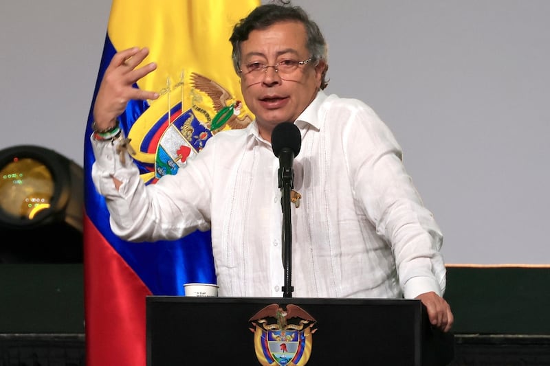 Colombia ‘se la cobra’ a Ecuador: Le impone aranceles del 100% en ‘venganza’ a las tasas de Daniel Noboa