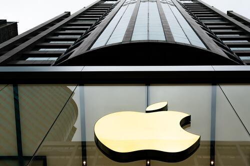 Joven de 18 años demanda a Apple por 1,000 millones de dólares