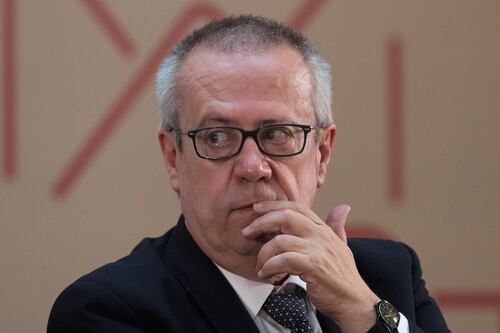 Dimisión de Urzúa preocupa en 3 áreas
