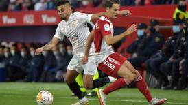 ¡De orejas y rabo! ‘Tecatito’ Corona es elogiado por la prensa española tras juego con Sevilla