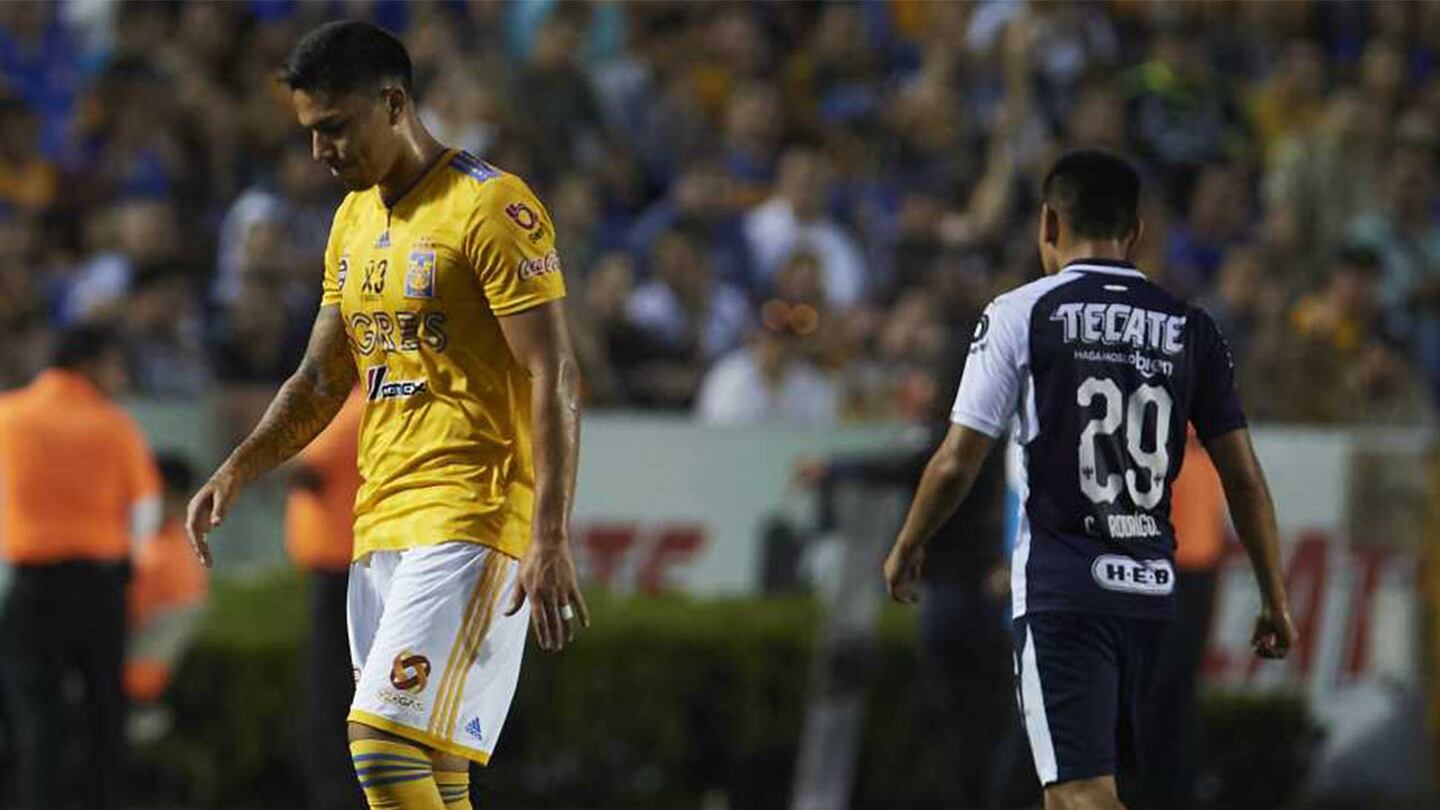 Carlos Salcedo aclara su 'si dependiera de mí estaría jugando para Chivas'