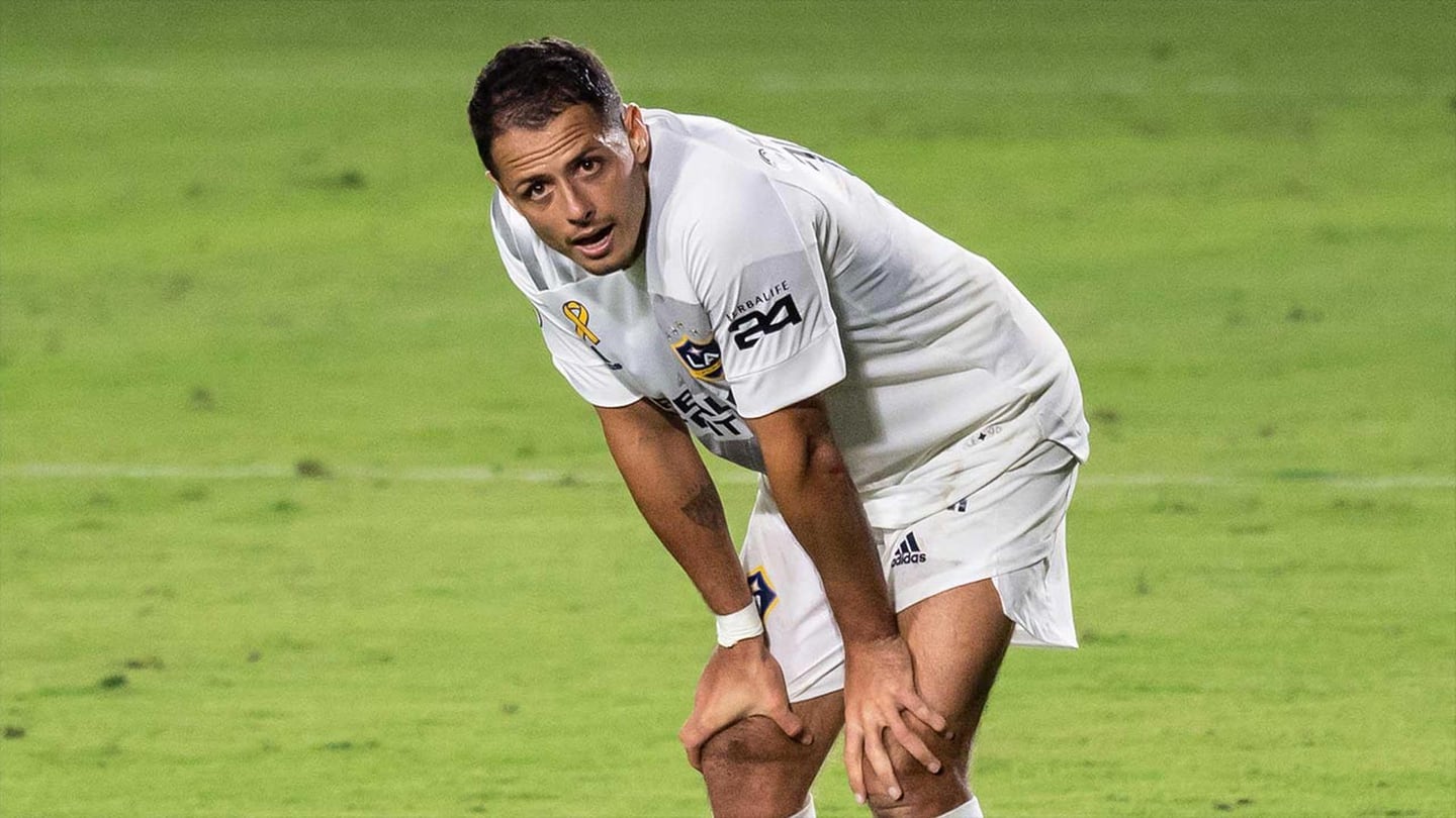 MLS multó a 'Chicharito' Hernández tras participar en bronca en el LA Galaxy vs. San José Earthquakes