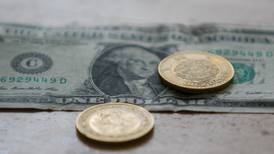 El dólar cae, pero se 'aferra' al nivel de los 19 pesos 