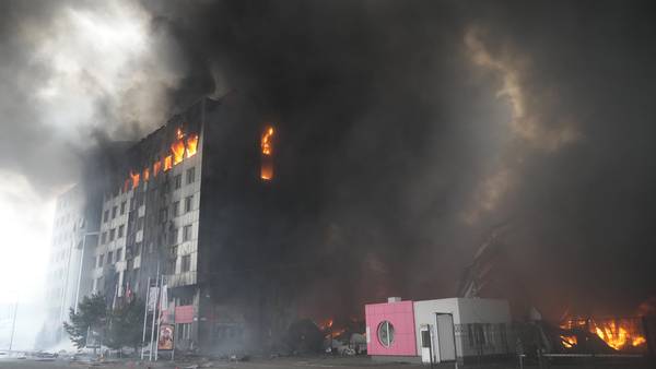 Enerhodar en llamas tras ataque ruso; arde la mayor central nuclear de Europa