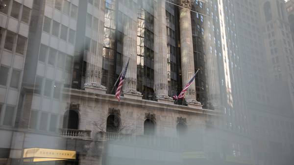Wall Street tiene ganancias pese a tensión en Medio Oriente: S&P 500 sube tras reportes trimestrales
