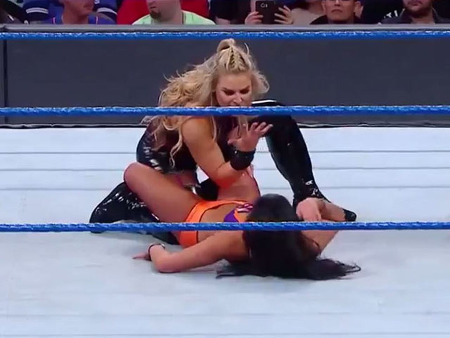Nikki Bella y Natalya salieron sin triunfo, pero con más rivalidad