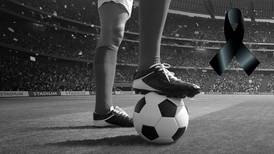 No solo Arnee Espeel: Futbolistas que han muerto en la cancha durante un partido