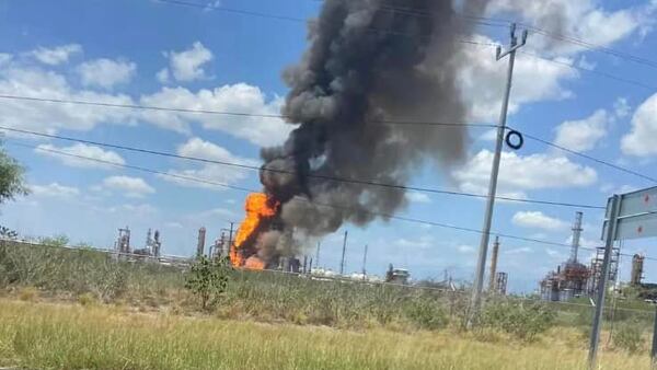 Se reporta incendio en refinería de Pemex en Cadereyta, NL 
