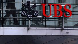 Más problemas en Credite Suisse: UBS planea recorte de 45 mil empleados en julio