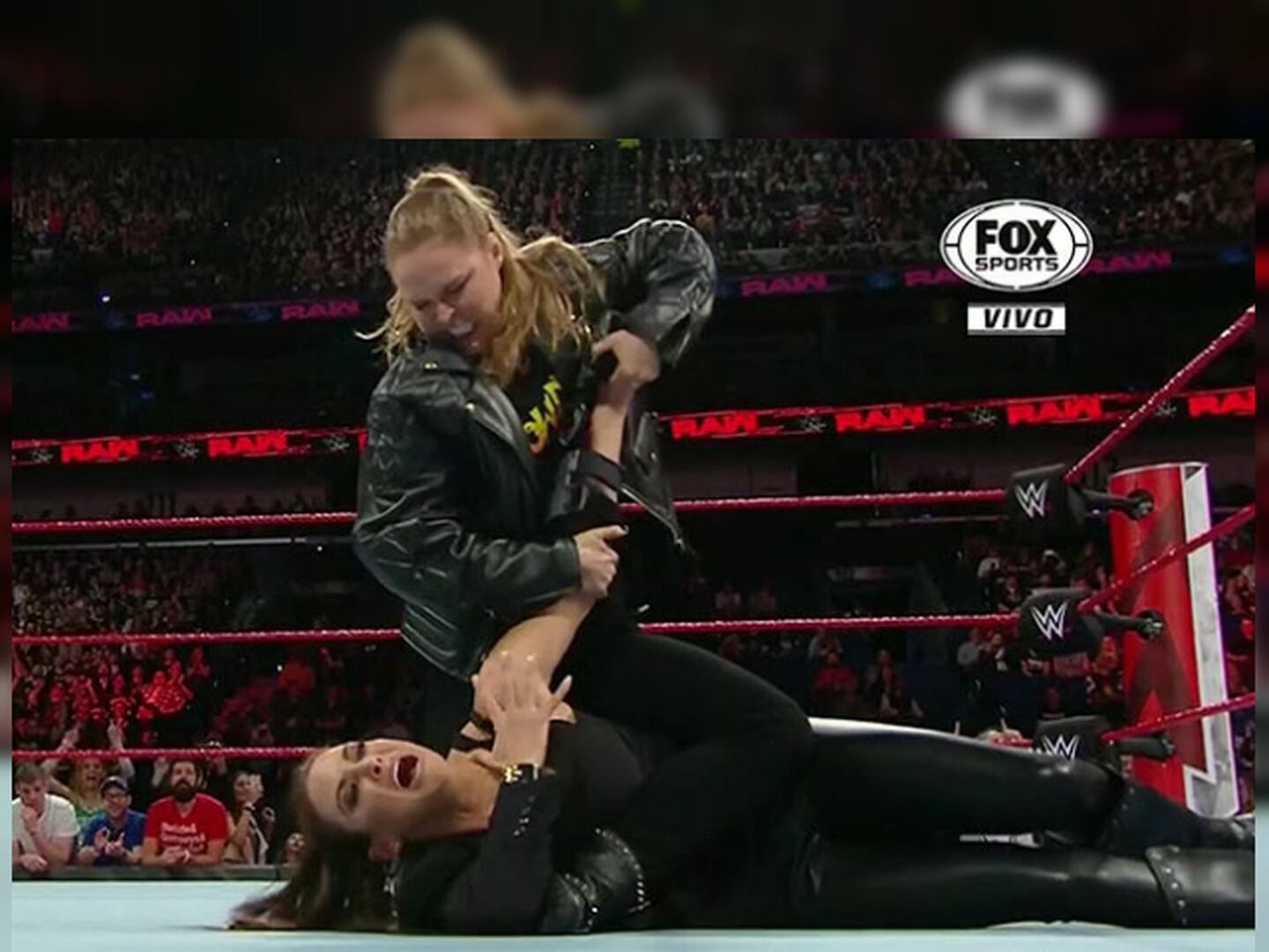 Ronda Rousey atacó a una lesionada Stephanie McMahon en Monday Night RAW