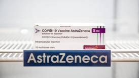 Noruega extiende suspensión a vacuna COVID de AstraZeneca para estudiar casos de trombosis