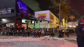 Balacera en zona de bares en Cancún deja al menos 2 muertos y 8 heridos 