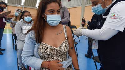 México supera el millón de vacunas COVID aplicadas en un solo día