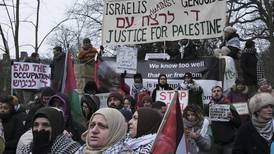 Juicio por genocidio: Israel acusa a Hamás por muertes en Gaza, mientras bombardea la franja