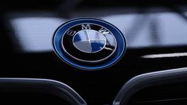 BMW destrona a Mercedes en ventas de autos de lujo en EU