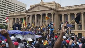 En medio de la crisis, la oposición se prepara para instalar nuevo gobierno en Sri Lanka