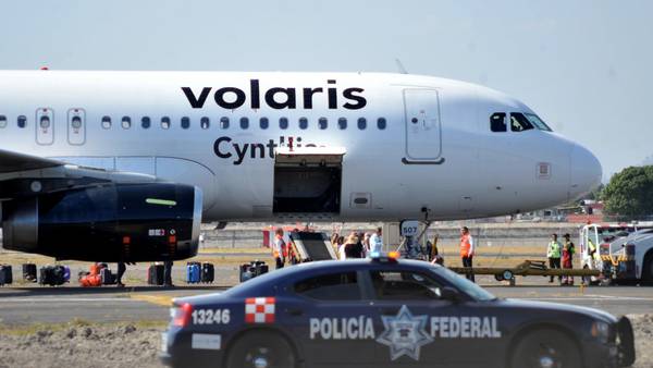 Volaris rescata en el AICM a menor de edad víctima de trata; iba a ser trasladado a Monterrey