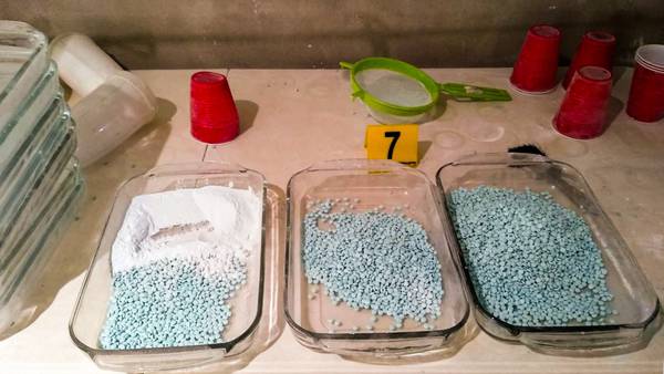 Cártel de Sinaloa planeó ‘inundar’ a Europa de metanfetamina: Droga de España iba a 3 países