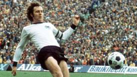 Muere Franz Beckenbauer, la ‘leyenda’ que jugó el Mundial de México 70 con el hombro dislocado