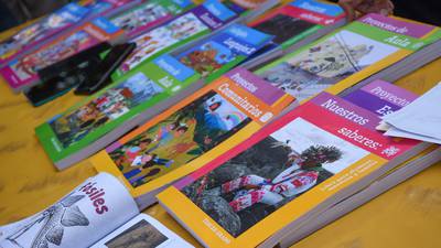 Con todo y errores, Nuevo León entregará libros de textos de la SEP a alumnos