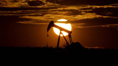 Petróleo ‘toca el suelo’: precio de la mezcla llega a nivel más bajo desde enero