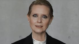 'Sé una dama, dicen': El video en el que Cynthia Nixon expone estereotipos impuestos a mujeres