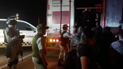 Rescatan a  209 migrantes abandonados en un tráiler en  Veracruz