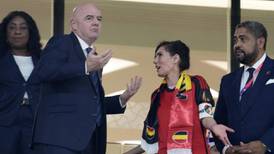 En tu cara, Infantino: política belga porta brazalete arcoíris One Love en Qatar 2022